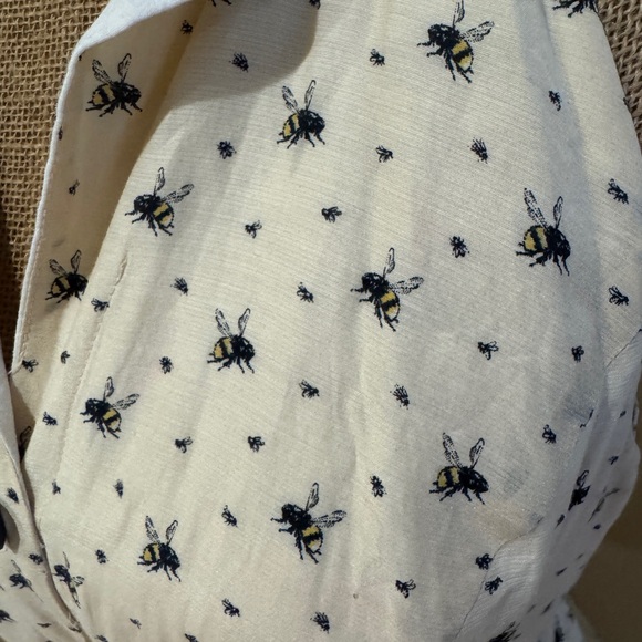 Anthropology, retro style dress with collar and bee print  - Picture 2 of 3